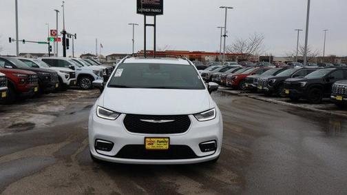 2023 Chrysler Pacifica L