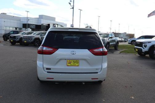 2017 Toyota Sienna XLE Premium