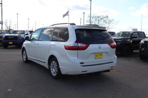 2017 Toyota Sienna XLE Premium