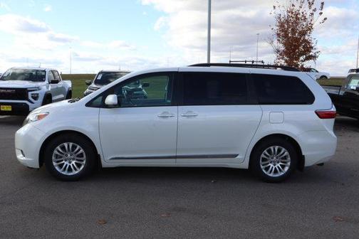 2017 Toyota Sienna XLE Premium