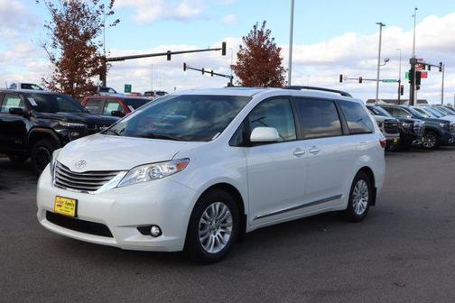 2017 Toyota Sienna XLE Premium