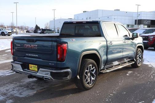 2024 GMC Sierra 1500 SLT