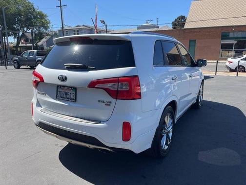 White 2014 Kia Sorento SX