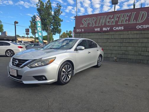 Silver 2017 Nissan Altima 2.5 SL