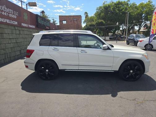 White 2010 Mercedes-Benz GLK-Class GLK 350 4MATIC
