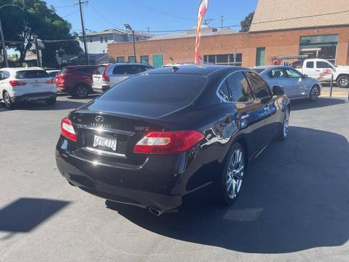 Black 2013 INFINITI M37 Base