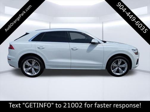 2022 Audi Q8 Premium Plus 55 TFSI quattro Tiptronic