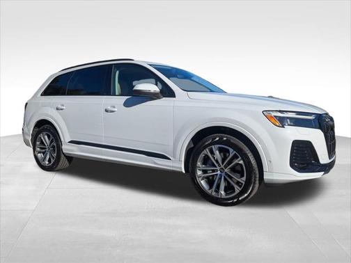 2025 Audi Q7 Premium 45 TFSI quattro Tiptronic
