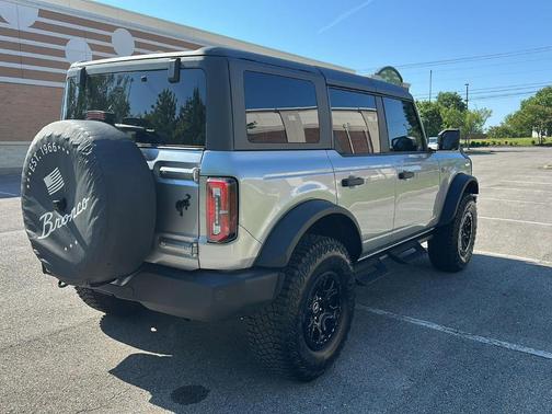 Iconic Silver 2024 Ford Bronco Wildtrak