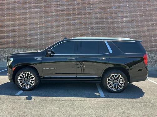 Onyx Black 2023 GMC Yukon Denali Ultimate