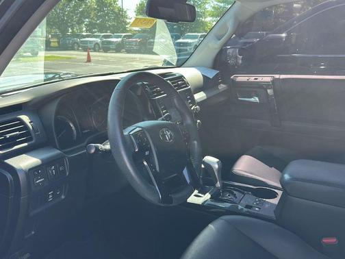 Midnight Black Metallic 2022 Toyota 4Runner TRD Off Road Premium