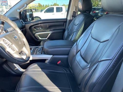 2020 Nissan Titan SV