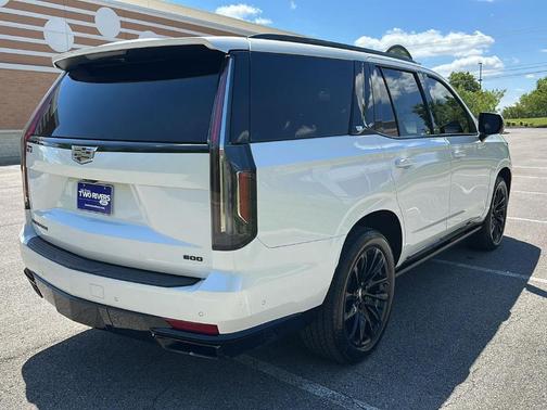Crystal White Tri-Coat 2021 Cadillac Escalade Sport Platinum