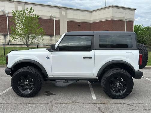 Oxford White 2022 Ford Bronco Black Diamond