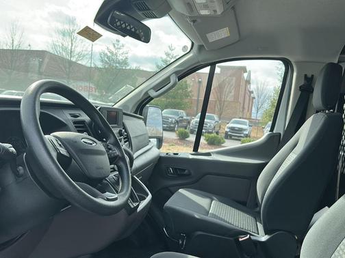 2024 Ford Transit-250 