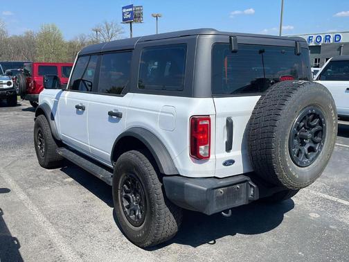 Oxford White 2022 Ford Bronco Base