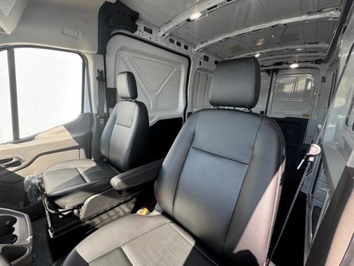 2025 Ford Transit-250 