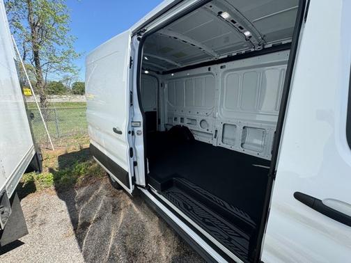 2025 Ford Transit-250 