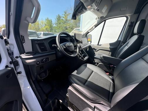 2025 Ford Transit-250 