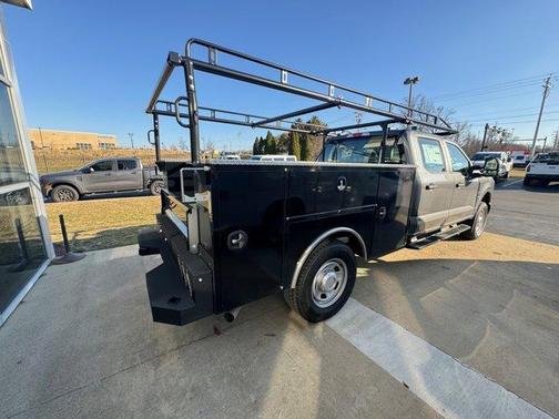 Carbonized Gray Metallic 2026 Ford F-350 Super Duty