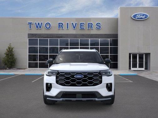 Star White 2025 Ford Explorer Platinum