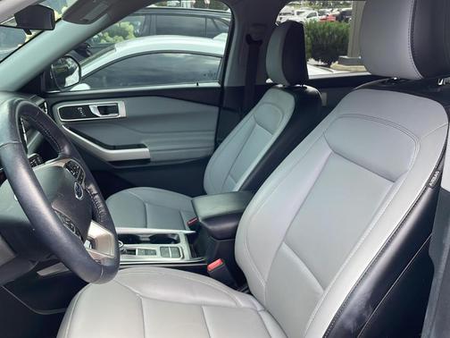 Carbonized Gray 2021 Ford Explorer XLT