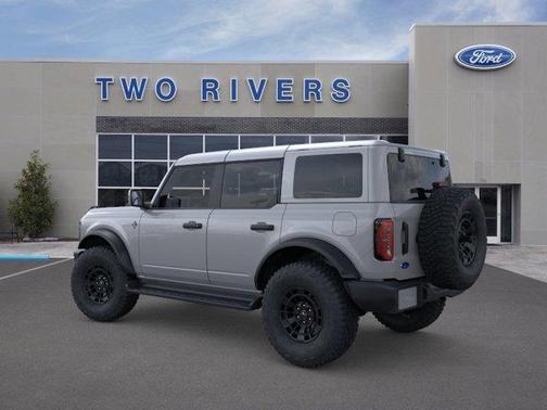 Avalanche Gray 2026 Ford Bronco Outer Banks