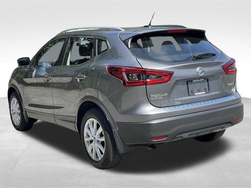 Gun Metallic 2021 Nissan Rogue Sport SV