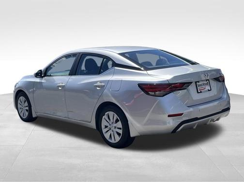Brilliant Silver Metallic 2023 Nissan Sentra S