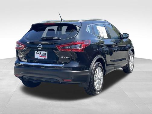2022 Nissan Rogue Sport SV