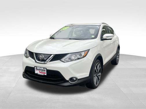 White 2018 Nissan Rogue Sport SL