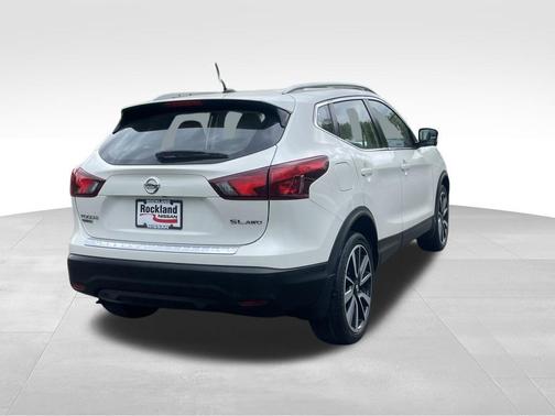 White 2018 Nissan Rogue Sport SL