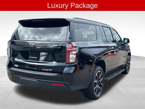 2023 Chevrolet Suburban RST