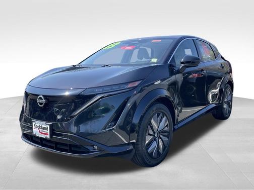Northern Lights 2023 Nissan ARIYA EVOLVE+