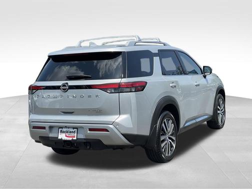 2022 Nissan Pathfinder Platinum