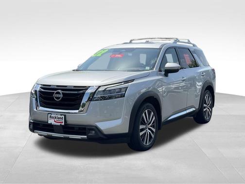 2022 Nissan Pathfinder Platinum