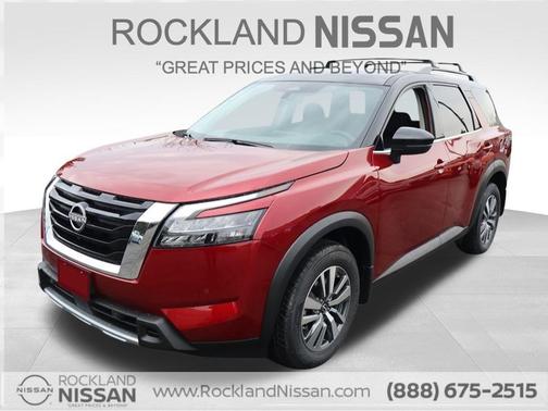 2025 Nissan Pathfinder SL