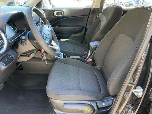 2023 Hyundai VENUE SE