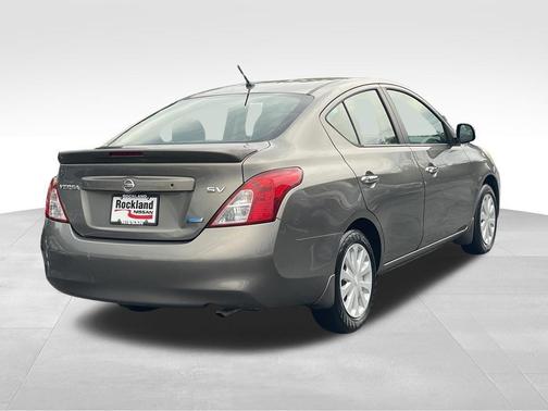 Titanium 2013 Nissan Versa 1.6 SV