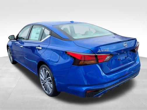 2025 Nissan Altima SL