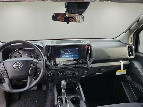 2025 Nissan Frontier S
