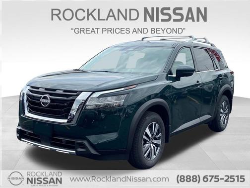 2025 Nissan Pathfinder SL