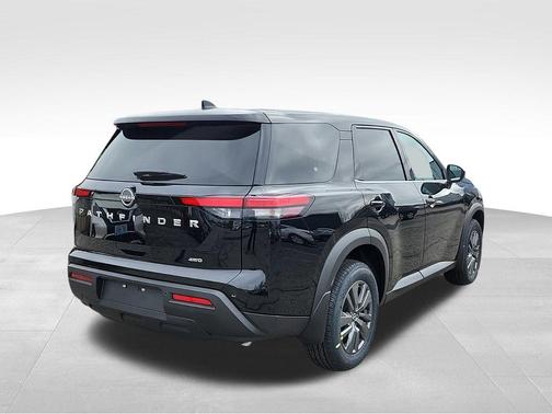 2025 Nissan Pathfinder S