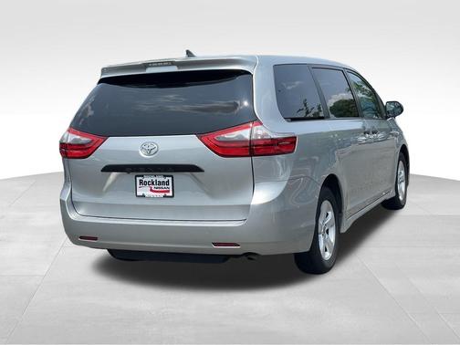 2020 Toyota Sienna L