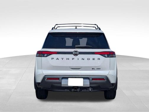 Everest White P 2026 Nissan Pathfinder SL
