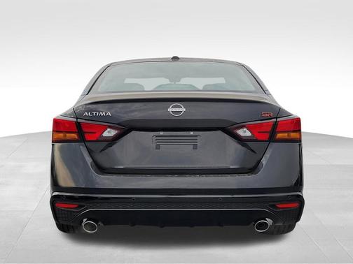Super Black 2026 Nissan Altima SR