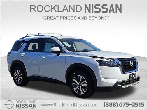 2025 Nissan Pathfinder SL