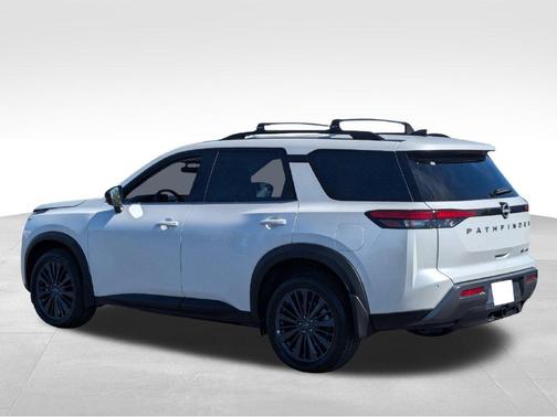 White Pearl 2026 Nissan Pathfinder SL