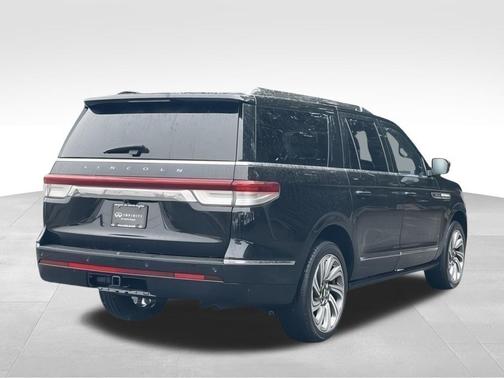 Platinum Dune 2023 Lincoln Navigator L Reserve
