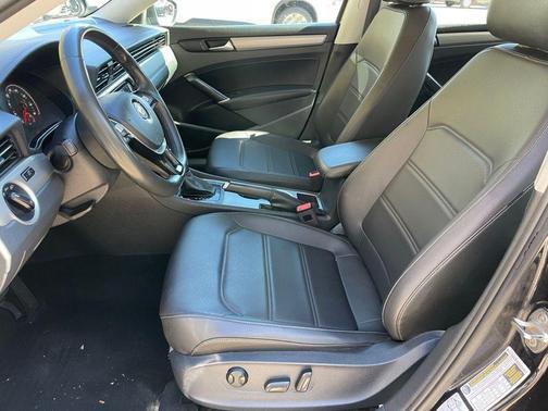2024 Volvo XC90 B5 Plus Bright Theme